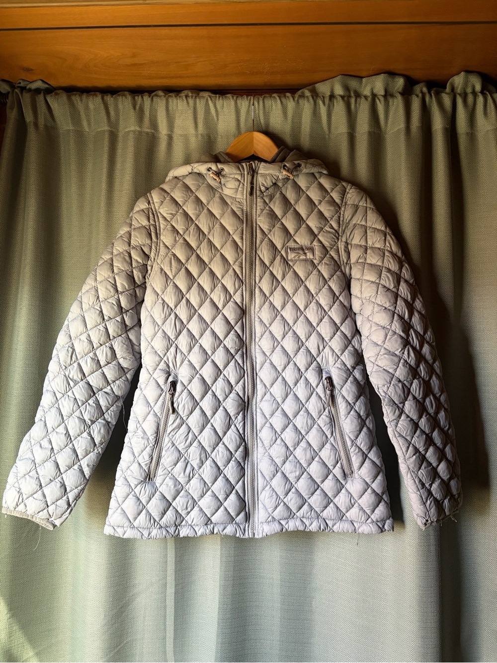 Reebok Women’s Light Gray Quilted Hooded Puffer Jacket